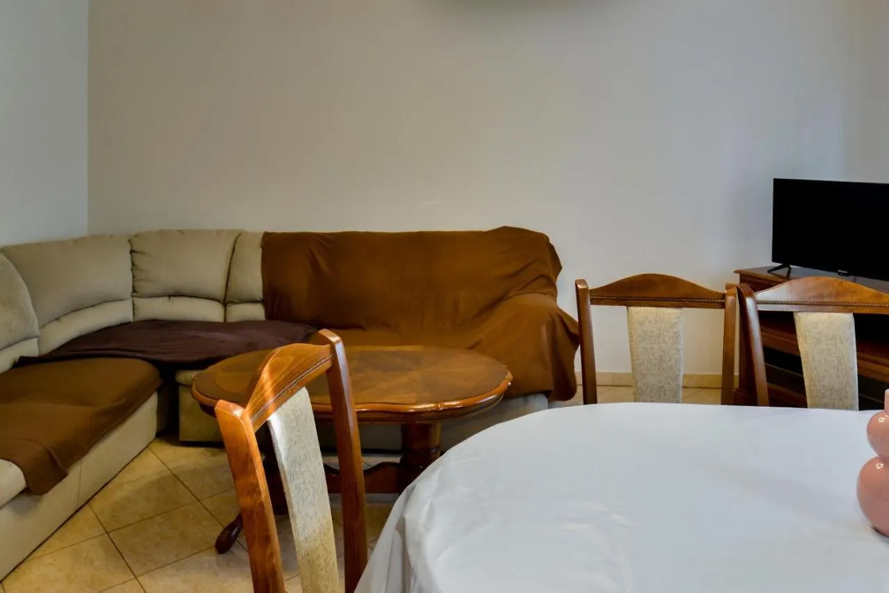 Aleks House With Apartments Umag Guest house
