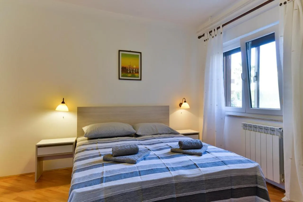 Aleks House With Apartments Umag Croatia