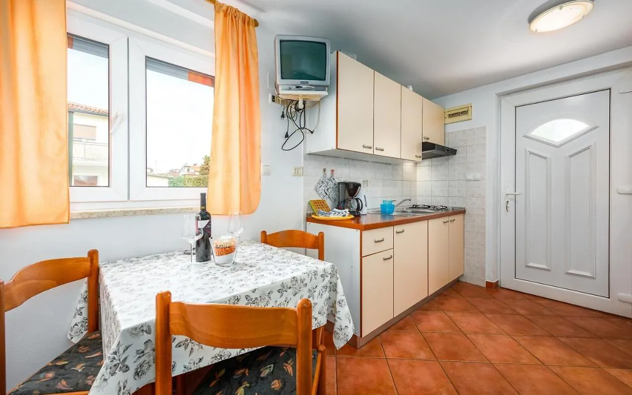 Aleks House With Apartments Umago 3*,  Croazia