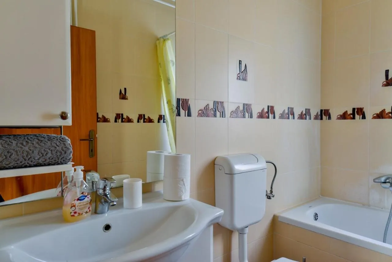 Aleks House With Apartments Umag Guest house