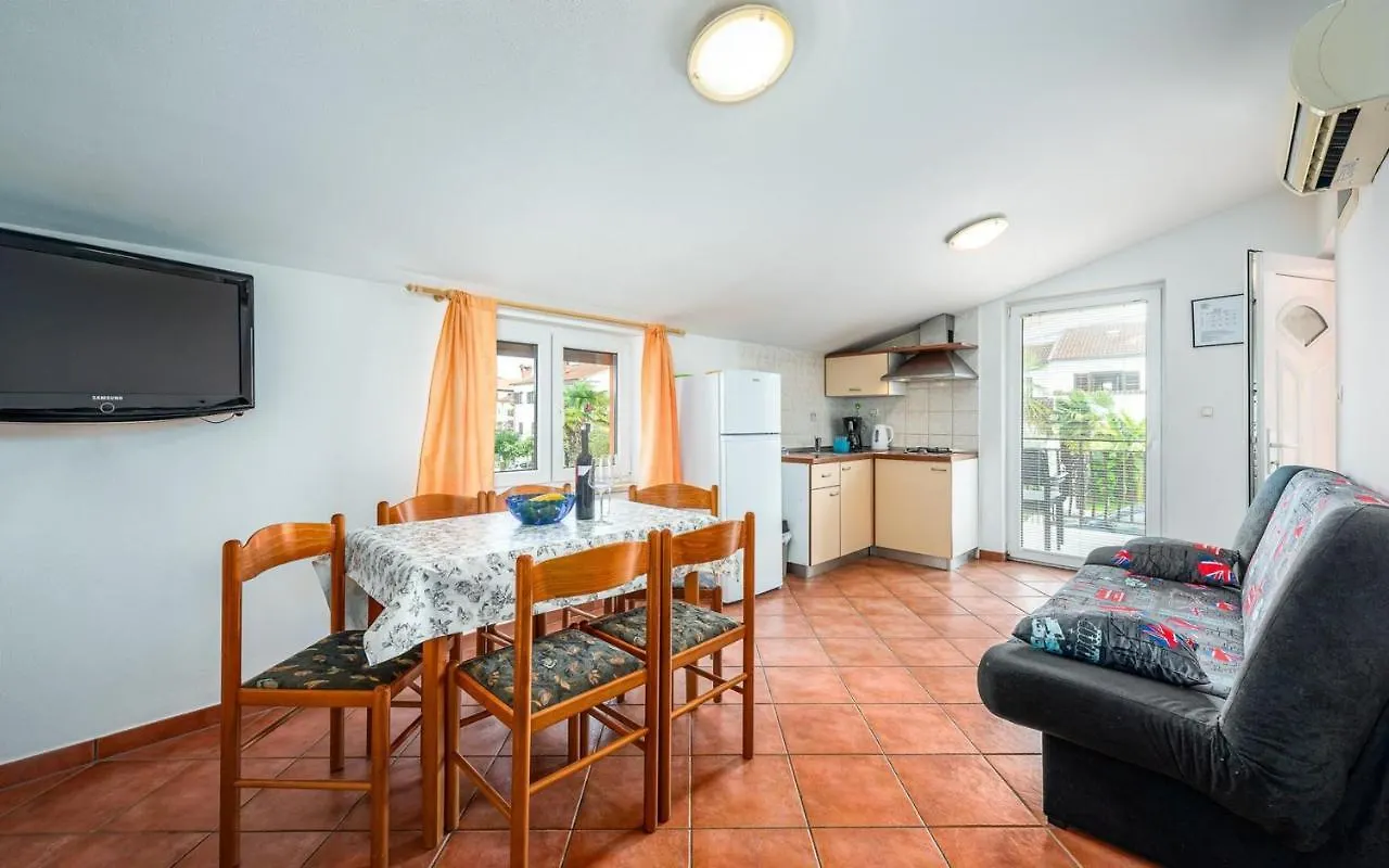 Guest house Aleks House With Apartments Umag